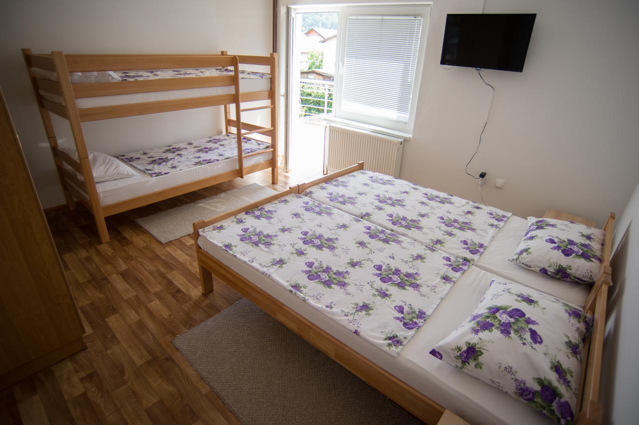Hostel Larisa Μπάνια Λούκα Εξωτερικό φωτογραφία