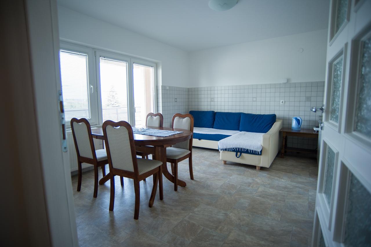 Hostel Larisa Μπάνια Λούκα Εξωτερικό φωτογραφία