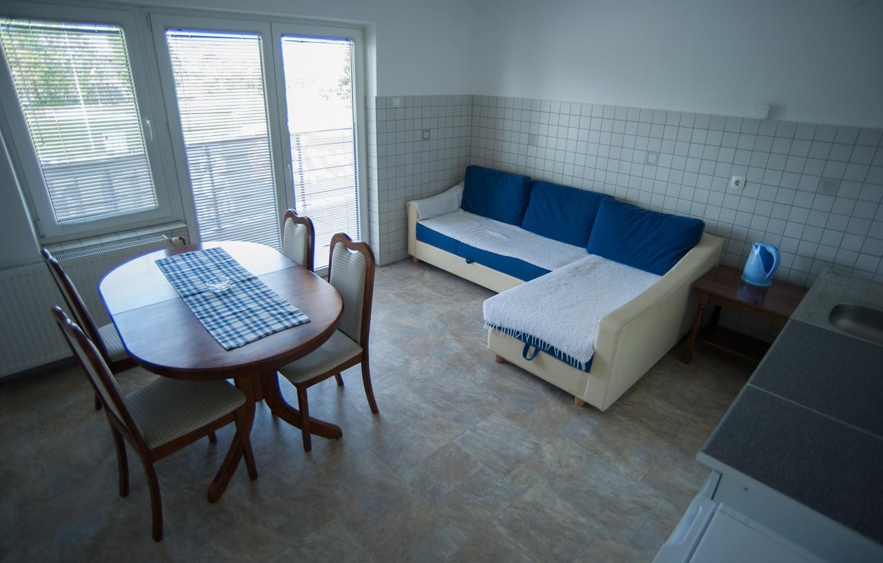 Hostel Larisa Μπάνια Λούκα Εξωτερικό φωτογραφία