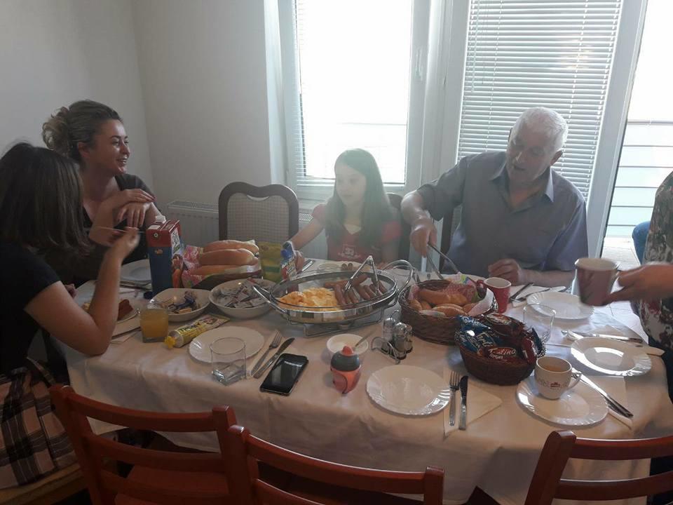 Hostel Larisa Μπάνια Λούκα Εξωτερικό φωτογραφία